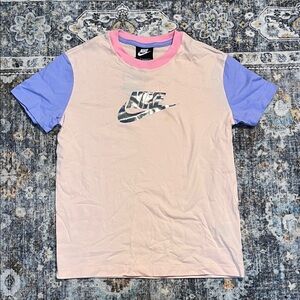 Girls Nike pink loose fit tee. Size medium new with tags